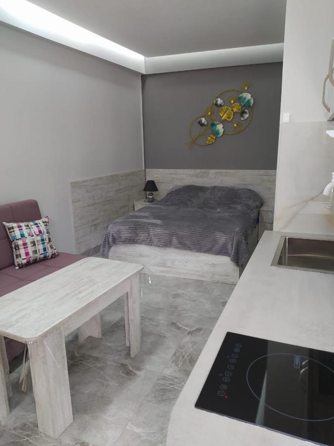 יירבאן Apart Hotel Alex מראה חיצוני תמונה
