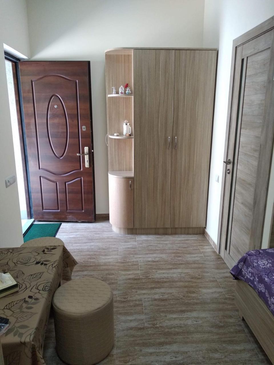 יירבאן Apart Hotel Alex מראה חיצוני תמונה