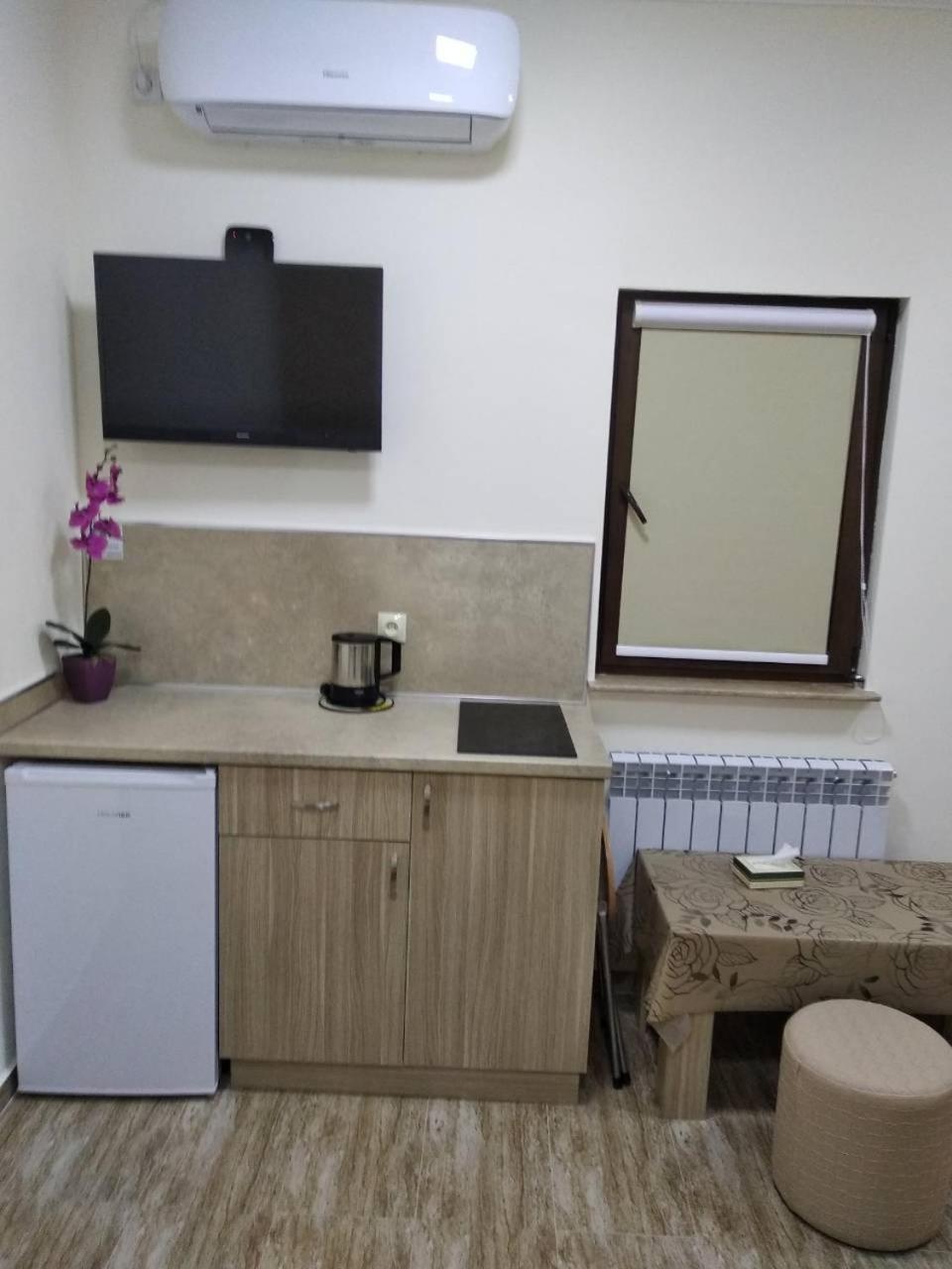 יירבאן Apart Hotel Alex מראה חיצוני תמונה