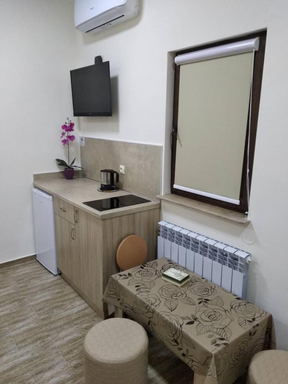 יירבאן Apart Hotel Alex מראה חיצוני תמונה